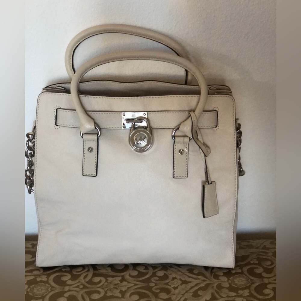 Gorgeous Authentic Michael Kors LARGE leather Hamilton Handbag Purse.